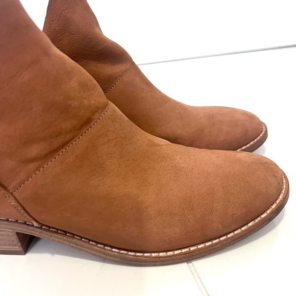 Eileen Fisher leaf Tan Suede Ankle Booties 9 - Picture 6 of 7